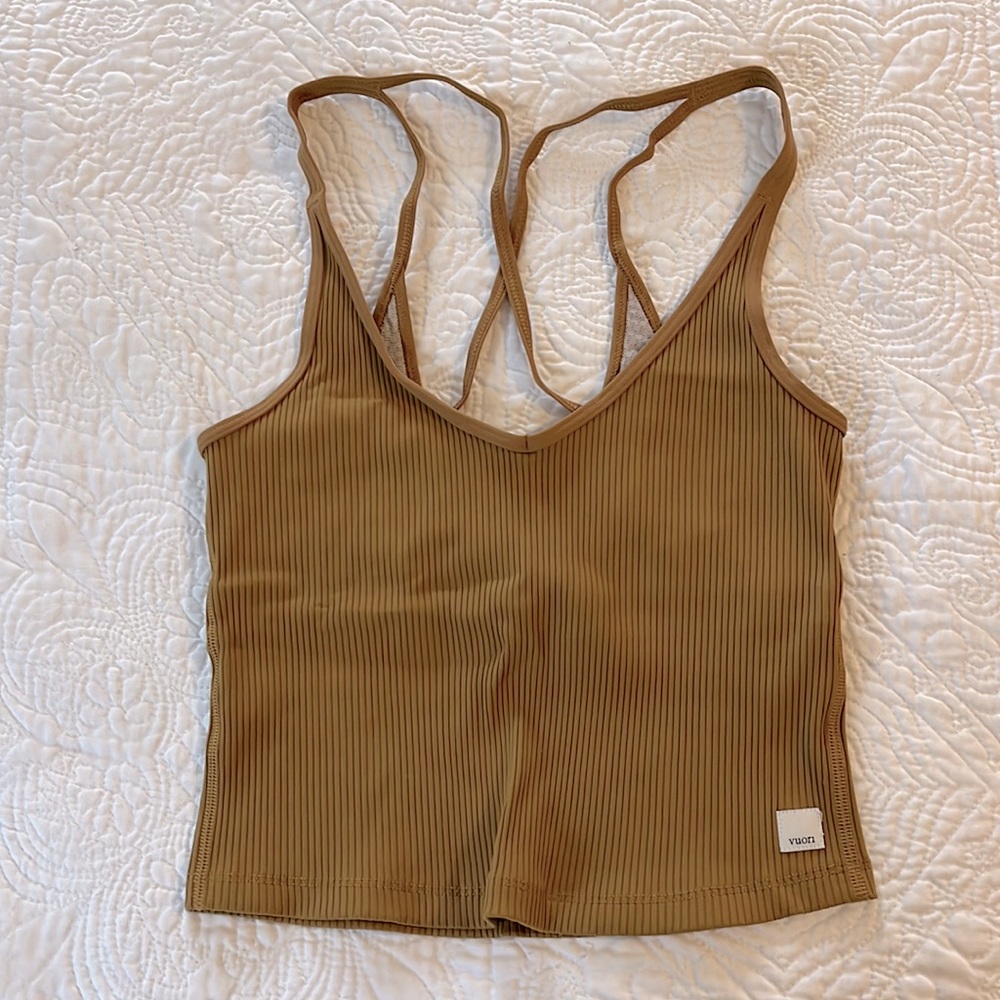 Vuori Ribbed Crop Tank